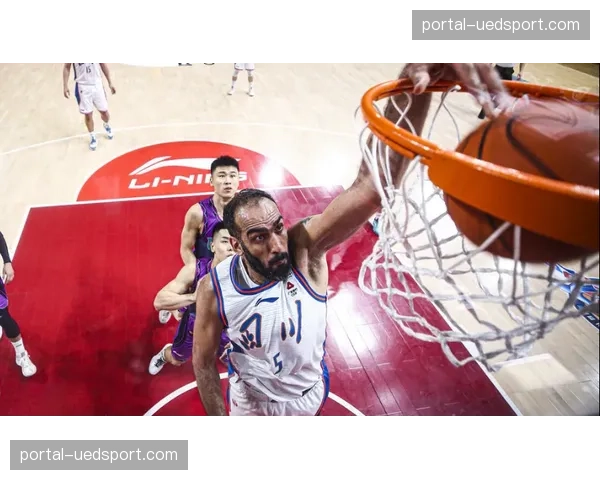 深圳豪取10连胜,战绩27胜12负冲至积分榜第4 深圳豪取10连胜,战绩27胜12负冲至积分榜第4